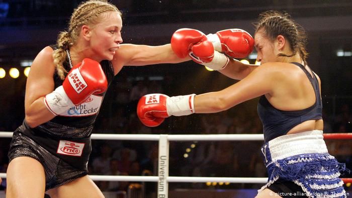What to Wear to Muay Thai Class (for Women Beginners) | Sabre Fightwear